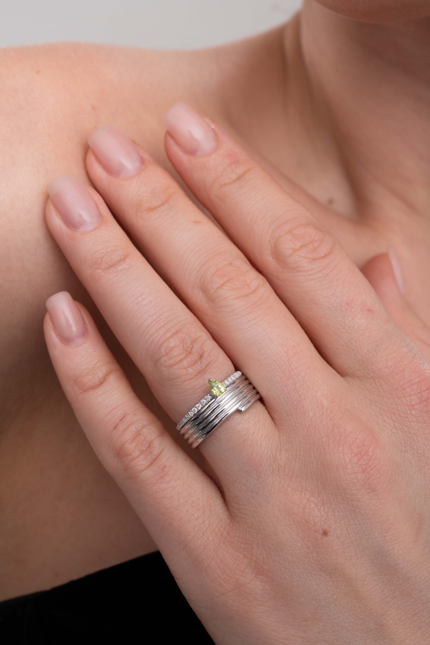 14K White Gold Wide Band Ring with Natural Peridot and Lab Grown Diamond