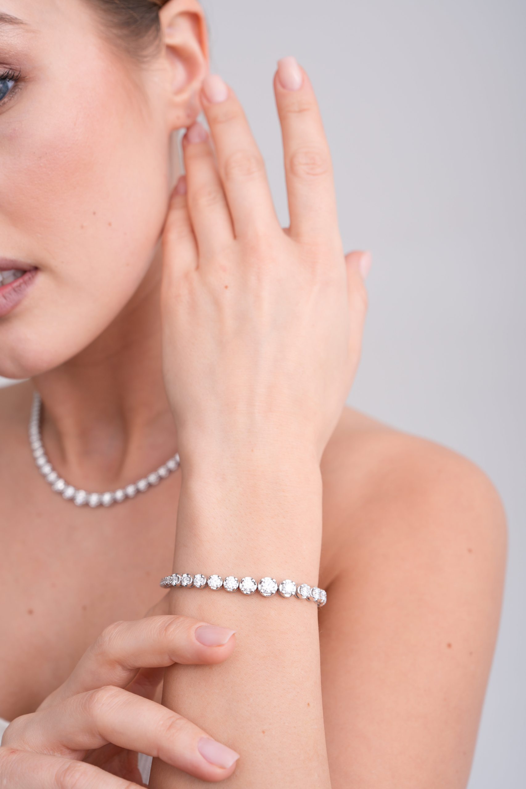 14K White Gold Graduated Lab Grown Diamond Tennis Bracelet