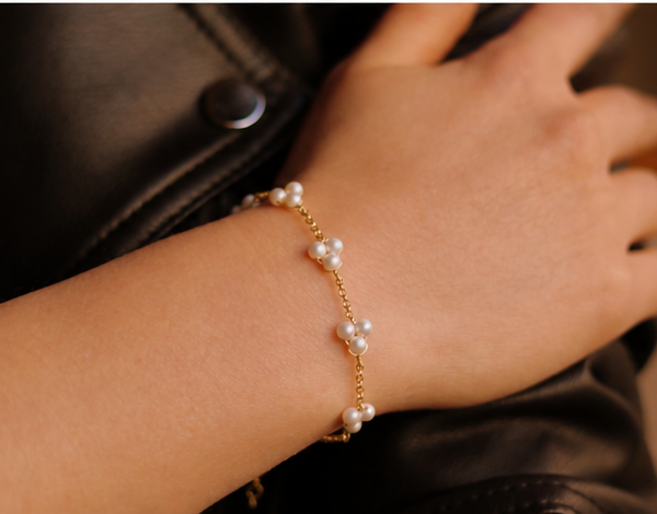 14K Gold Natural Pearl Clover Bracelet