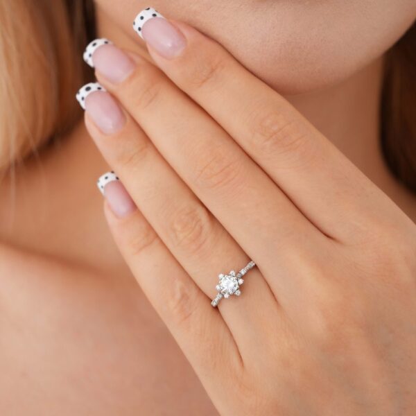 Fleuria Diamond Ring